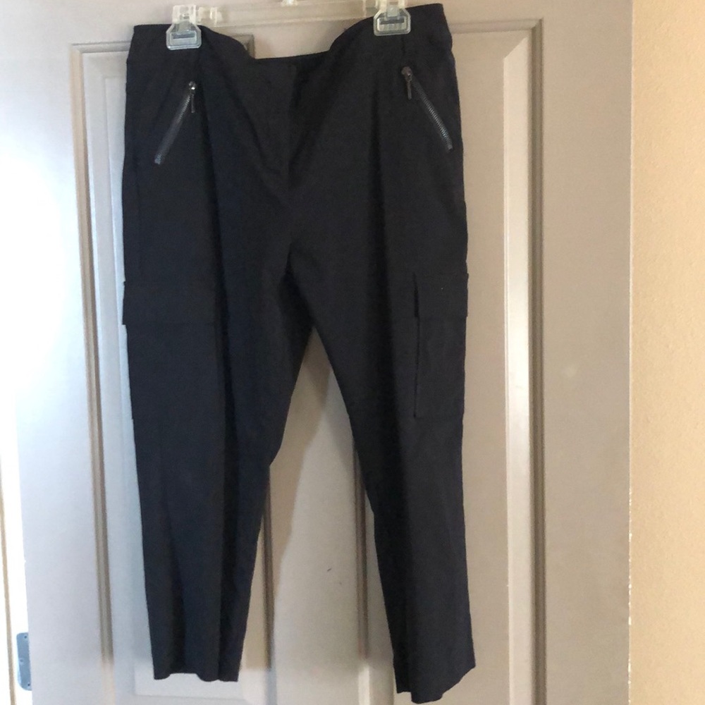 Style & Co. blk cargo look capris